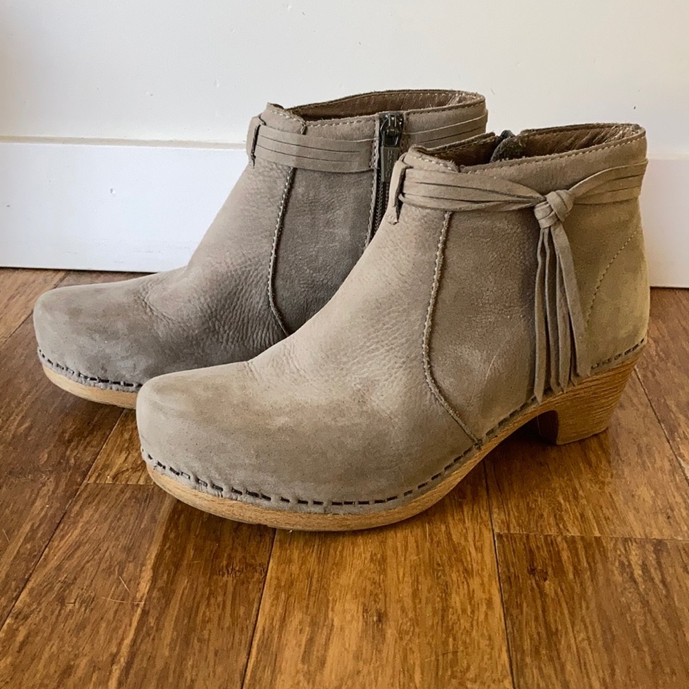 Dansko Suede Booties 37